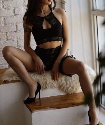 У меня широкий спектр услуг, так что твои фантазии не останутся неосуществленными. От классического сопровождения до более экстремальных и страстных интимных развлечений - уверяю, великолепный опыт гарантирован! 🌟
💃🏻 Я обладаю изящной фигурой, загадочными глазами и нежными губами, которые умеют создавать неповторимые ощущения. Мои фото настоящие, как и мои отзывы, которые говорят о моей профессиональности и исключительном сервисе. Имей в виду, что у меня дискретная квартира, где мы сможем наслаждаться друг другом без посторонних глаз.
🔥 Мои возможности огромны: от классического массажа, орального секса до ролевых игр и легкой доминации. Я могу стать твоей пылкой любовницей или сдержанной спутницей на бизнес-мероприятиях. Моя цель - удовлетворить тебя и сделать нашу встречу незабываемой.
Неважно, какие твои фантазии или скрытые желания - со мной они осуществятся. Не теряй времени, приходи ко мне в Москве и позволь мне показать тебе настоящее удовольствие! 💋 3547, 19 лет